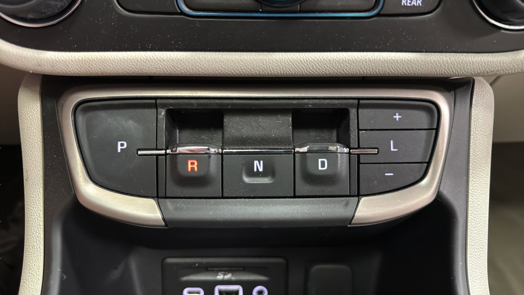 Used 2024 GMC Terrain Denali w/ Denali Premium Package image 33