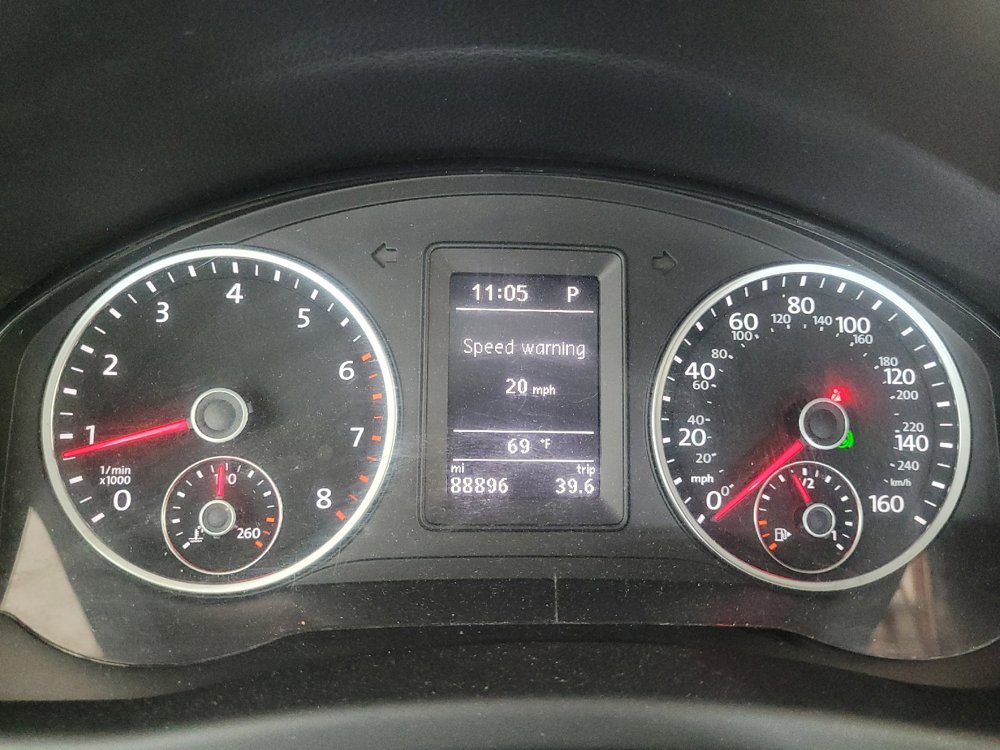 Used 2017 Volkswagen Tiguan Limited FWD image 23
