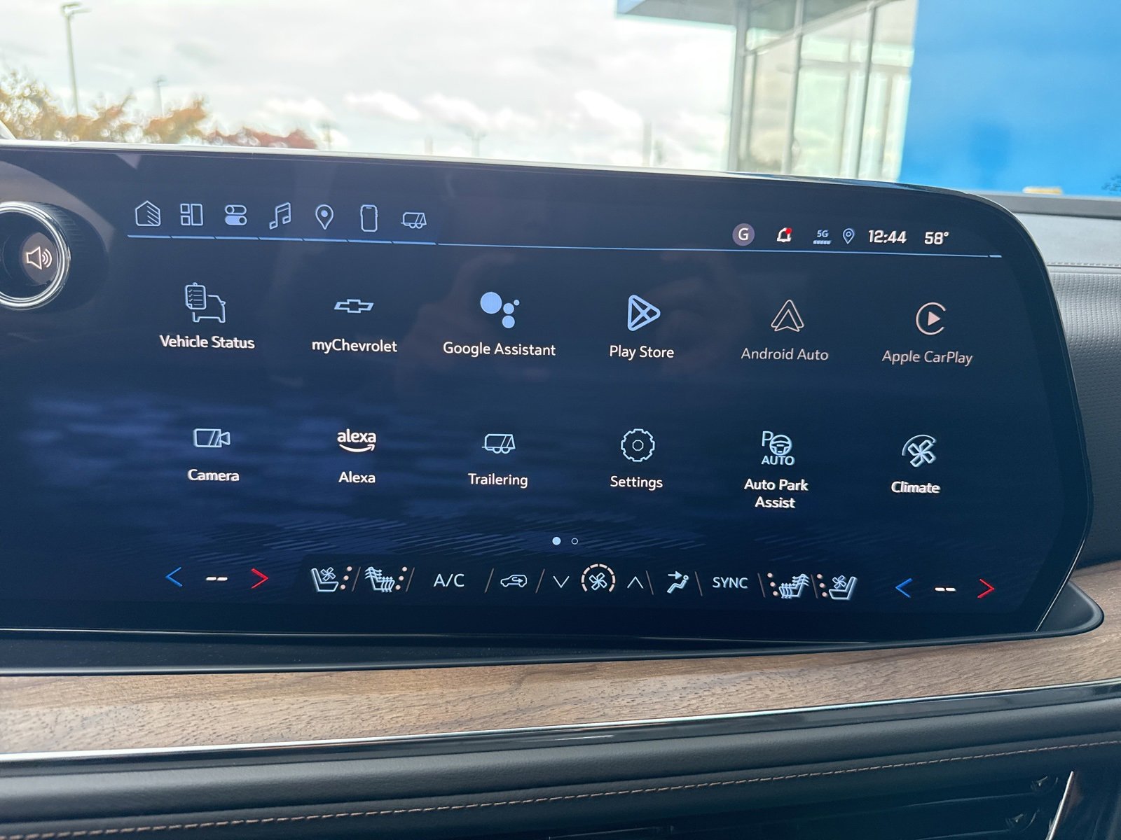 New 2025 Chevrolet Suburban High Country image 22