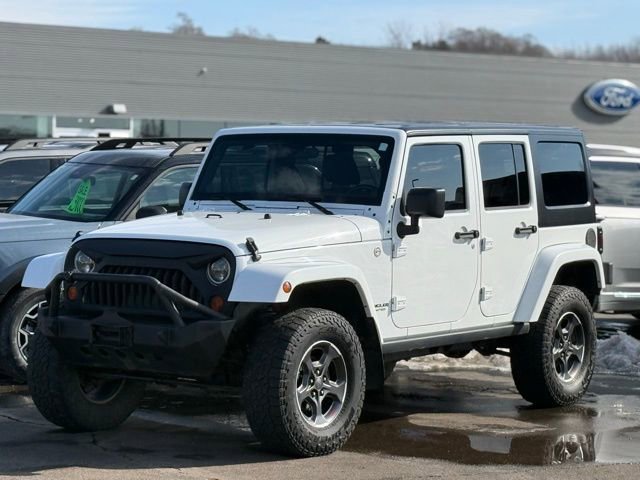 Used 2012 Jeep Wrangler Unlimited Sahara w/ Dual Top Group image 27