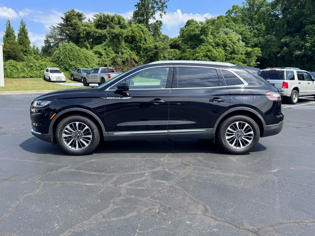 Used 2021 Lincoln Nautilus AWD w/ Equipment Group 101A image 3