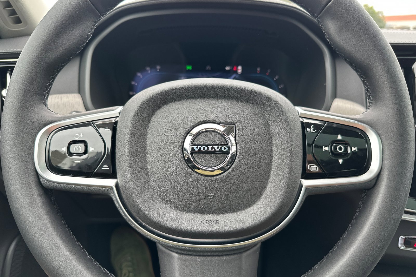 New 2025 Volvo V90 B6 Cross Country Ultra w/ Protection Package Premier image 22