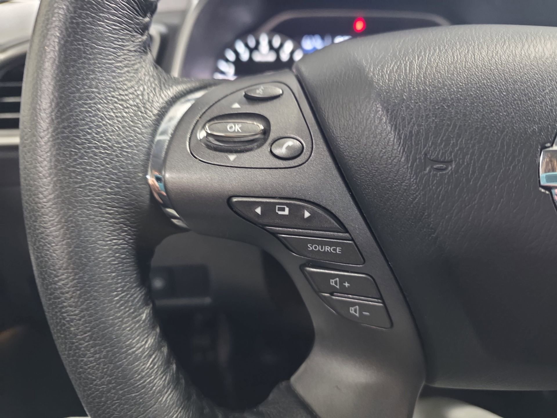 Used 2022 Nissan Murano SL FWD image 16