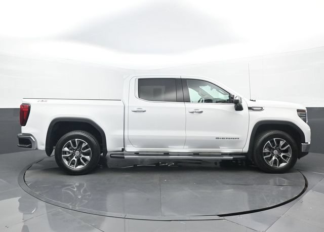 Used 2024 GMC Sierra 1500 SLT AWD/4WD image 2