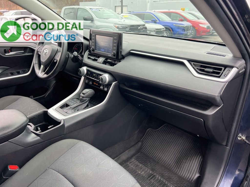 Used 2022 Toyota RAV4 XLE w/ Convenience Package image 28