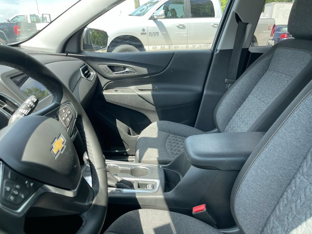 Used 2024 Chevrolet Equinox LT FWD image 3