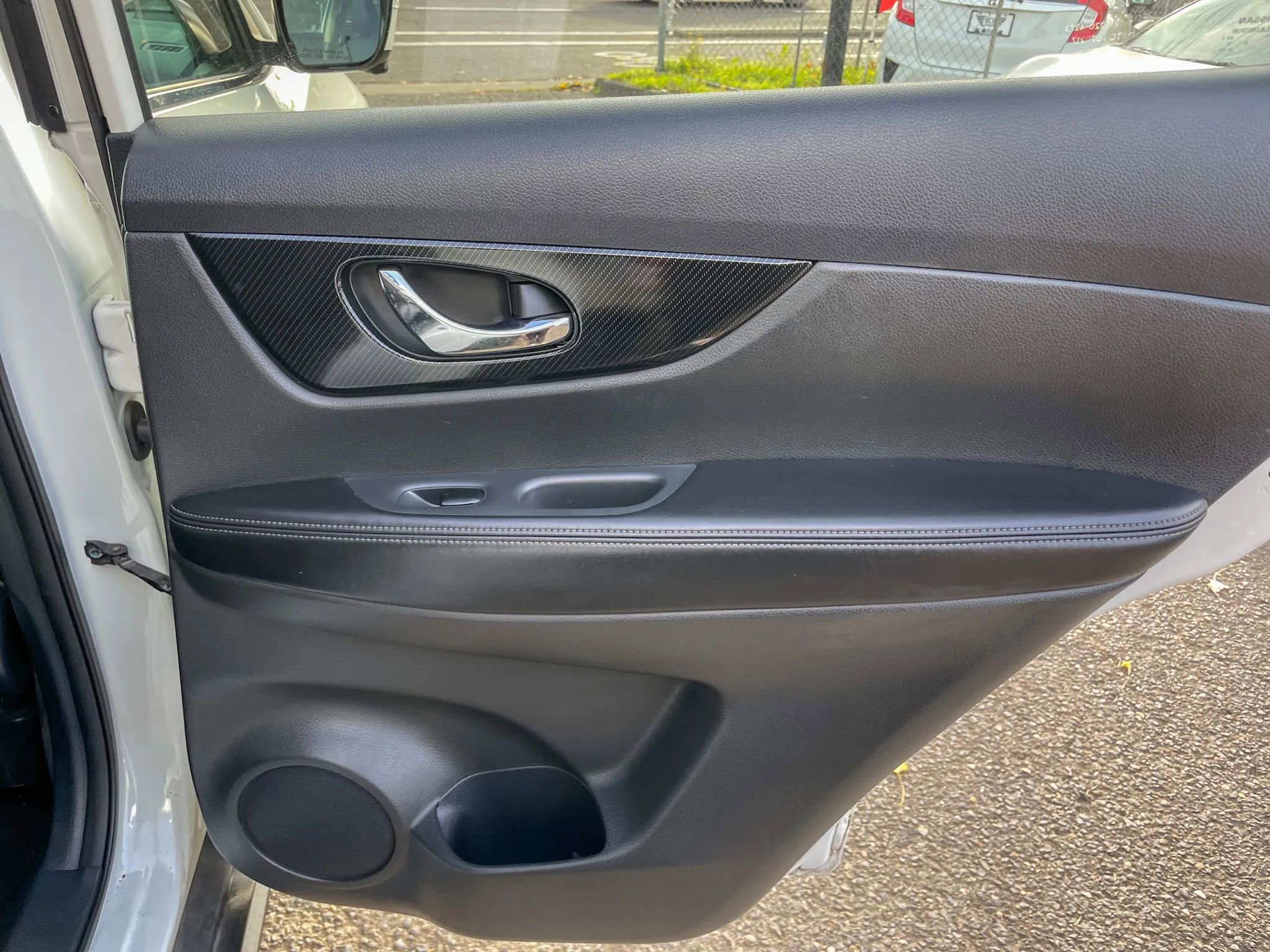 Used 2017 Nissan Rogue SL w/ SL Premium Package image 29