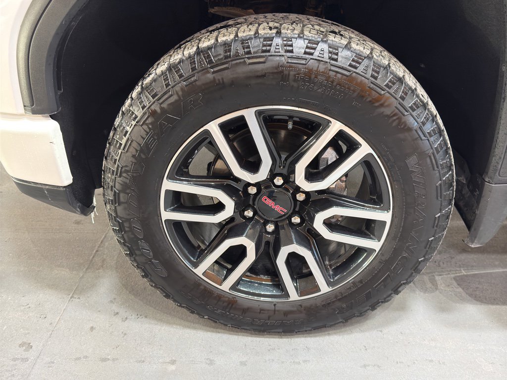 Used 2025 GMC Sierra 1500 AT4 w/ AT4 Premium Package image 9