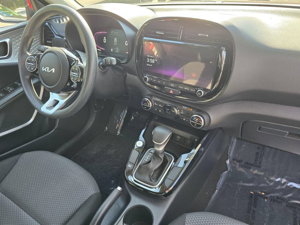 Used 2024 Kia Soul S FWD image 10