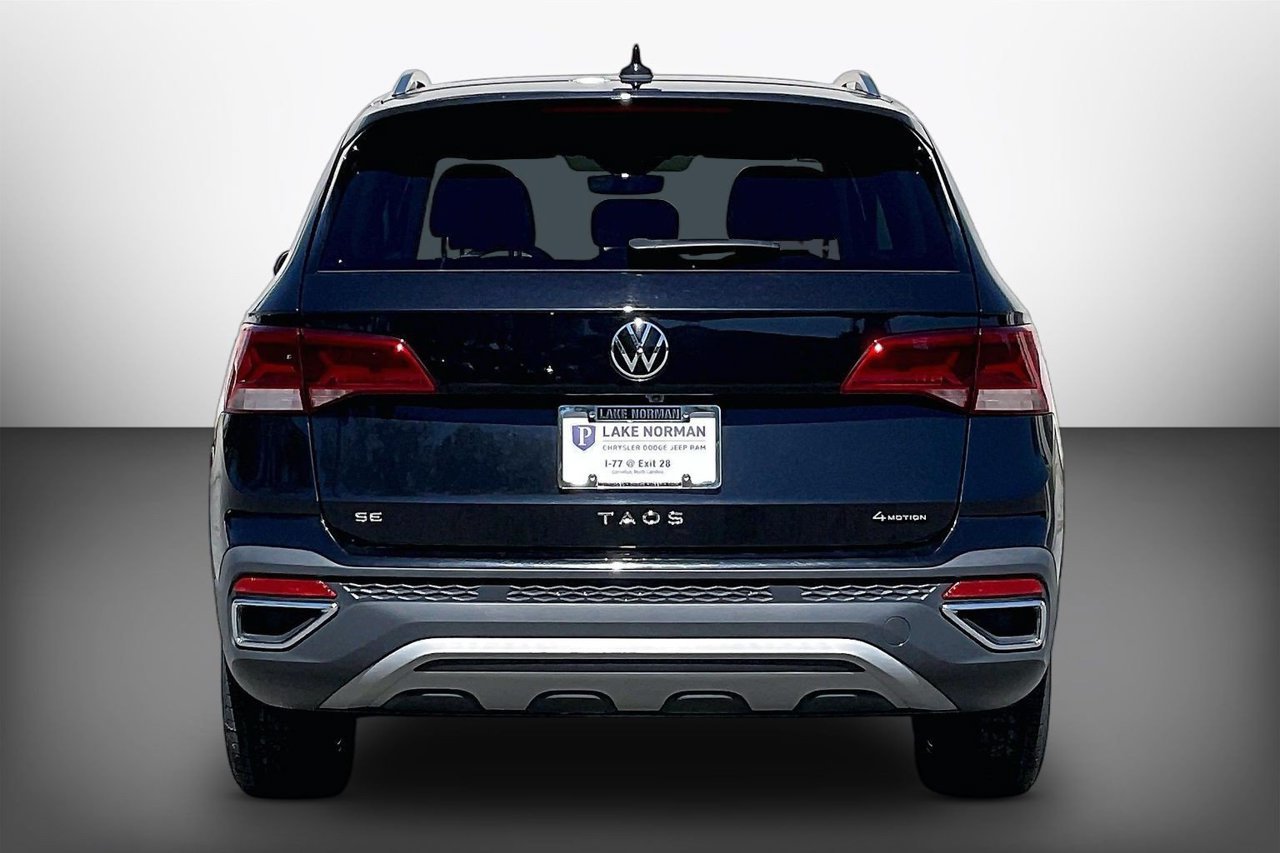Used 2024 Volkswagen Taos SE AWD/4WD image 7