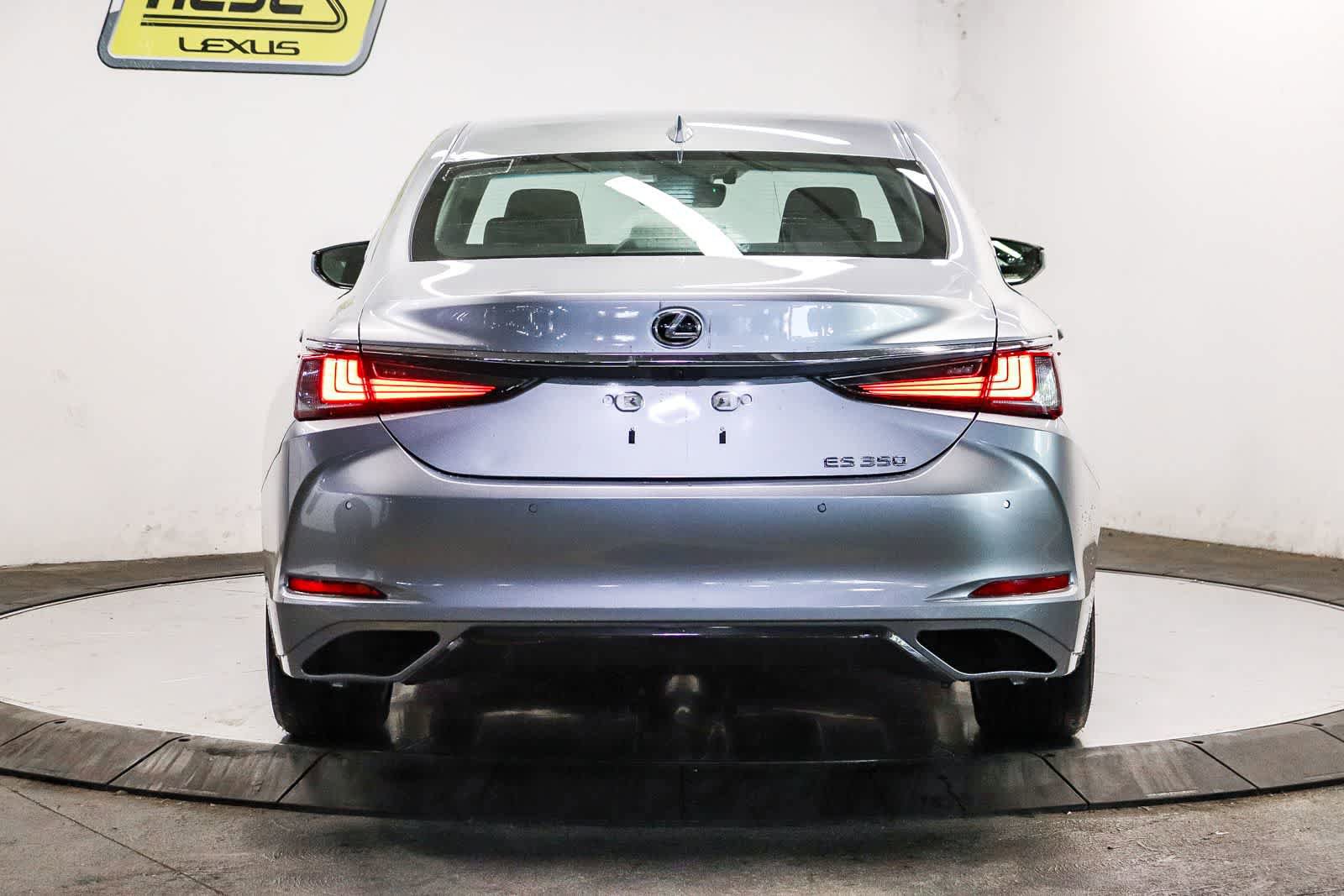 Used 2024 Lexus ES 350 w/ Premium Package FWD image 3
