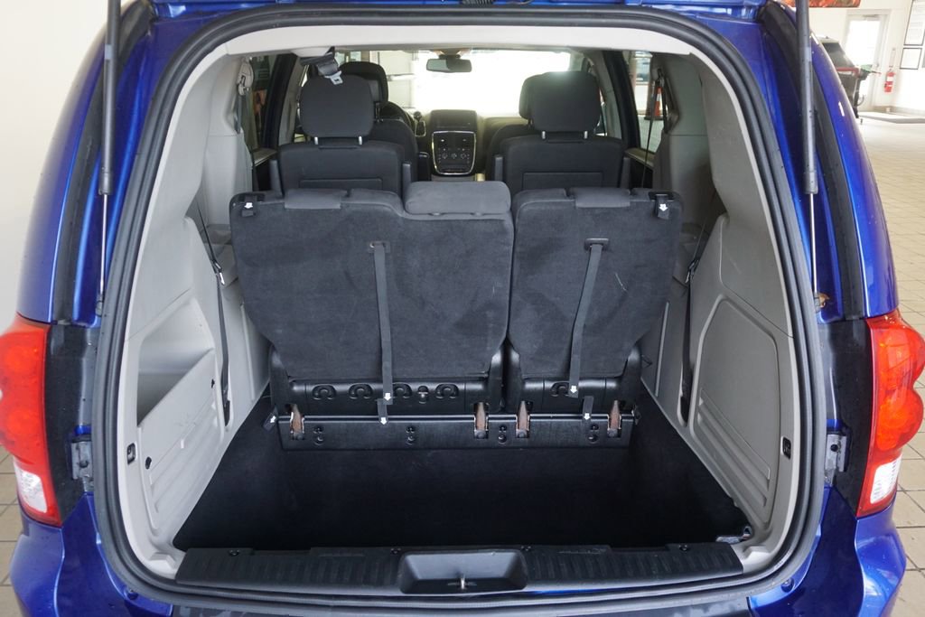 Used 2019 Dodge Grand Caravan SE image 12