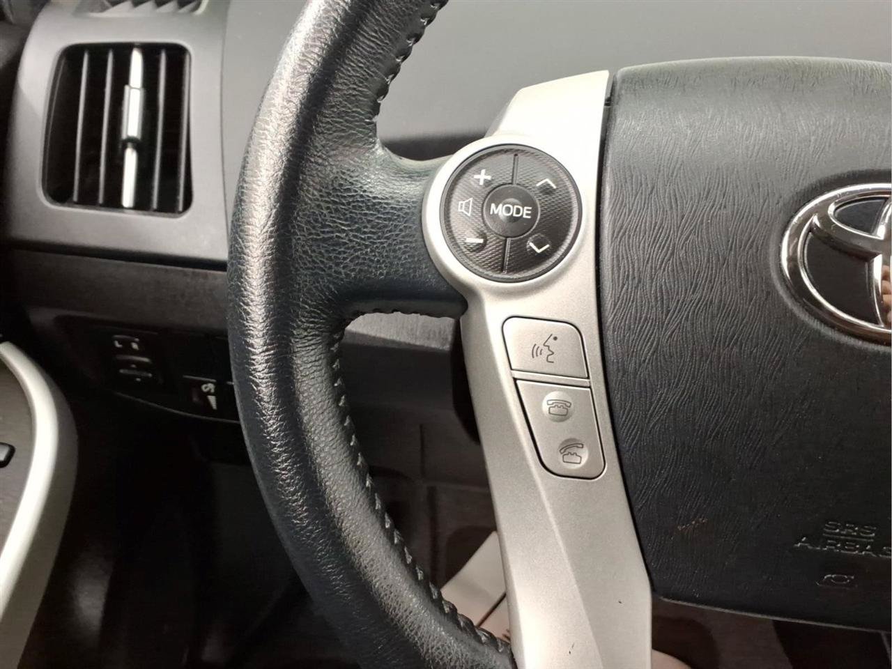 Used 2015 Toyota Prius Four FWD image 18