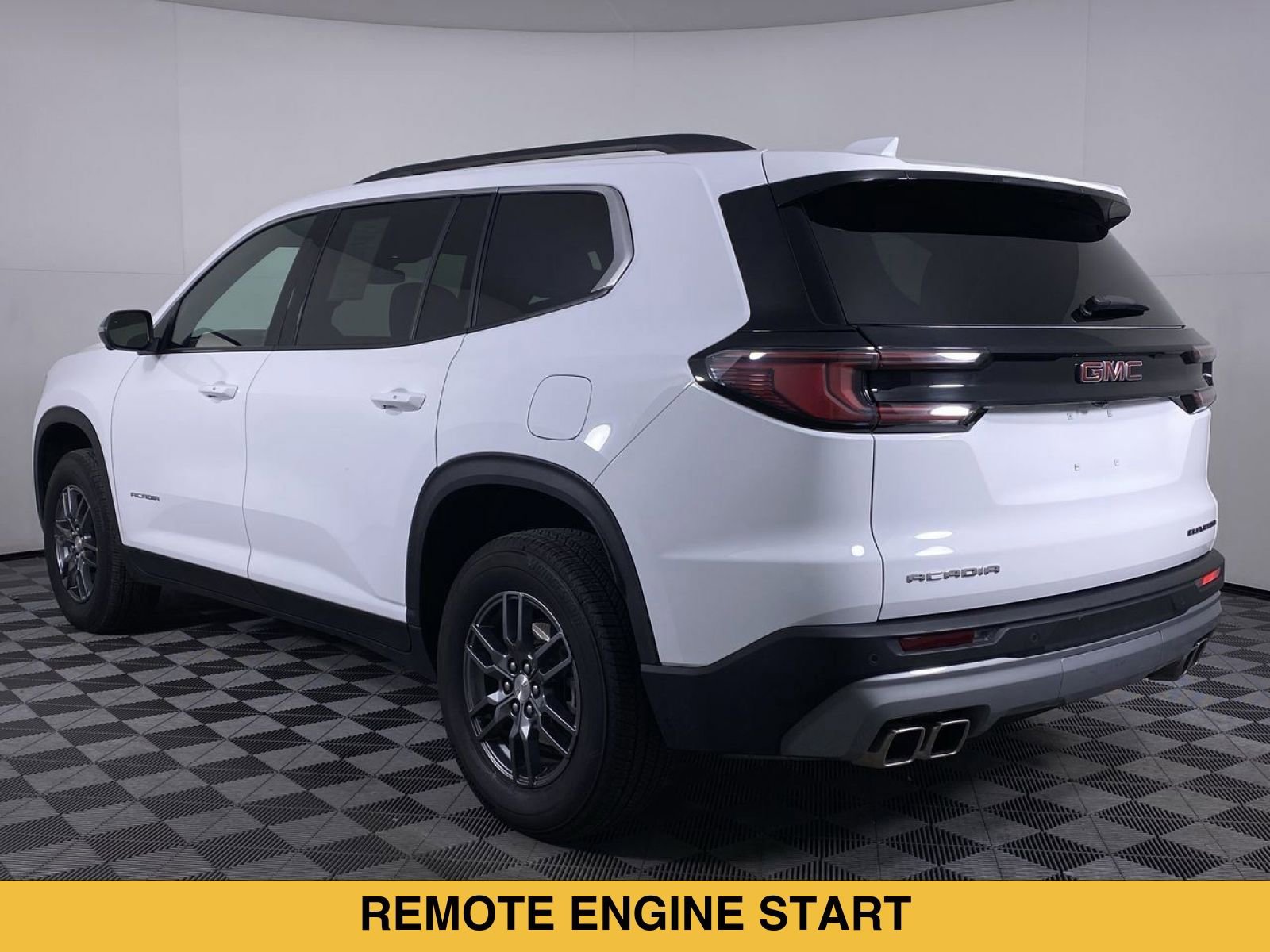 Certified 2025 GMC Acadia Elevation FWD image 38