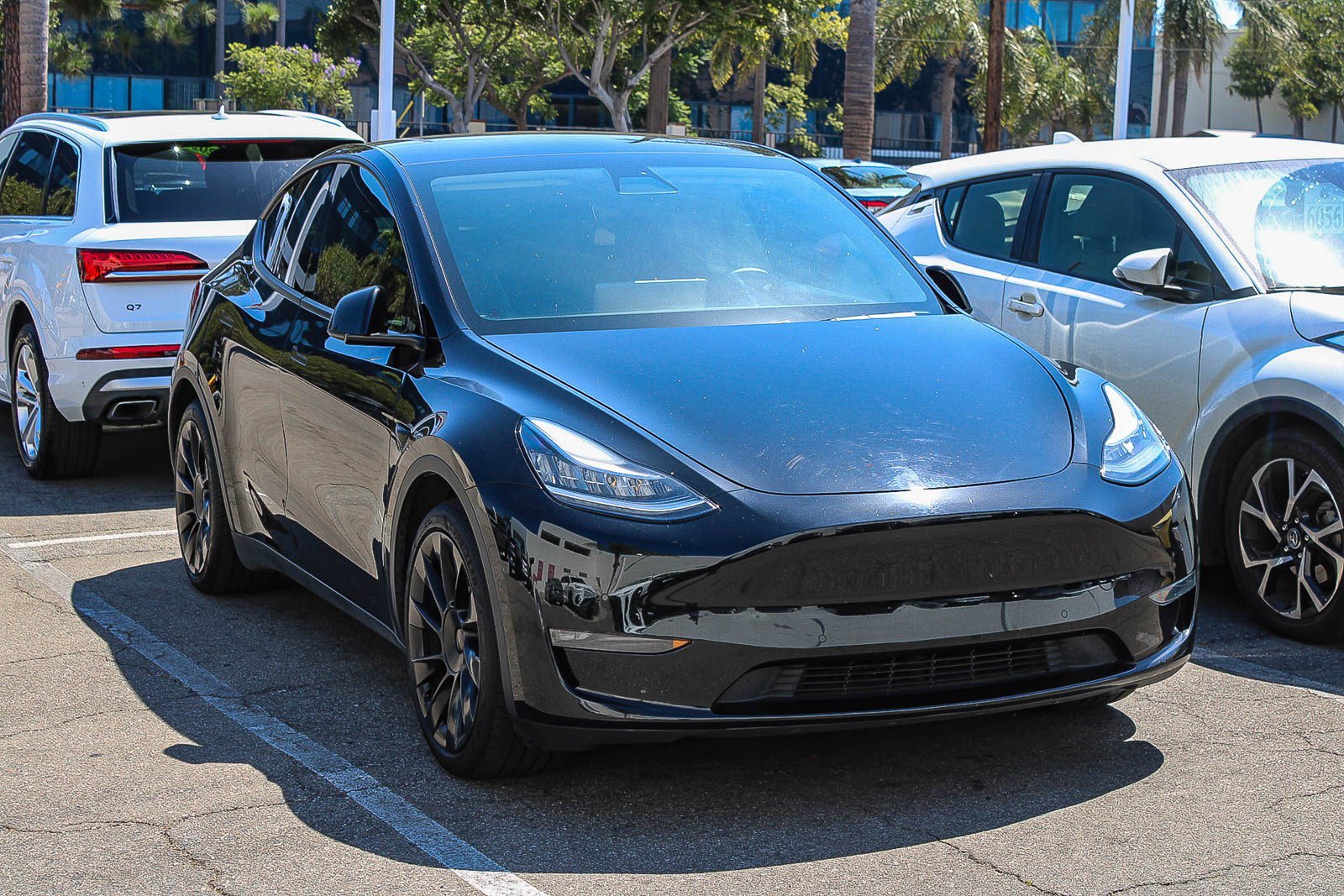 Used 2021 Tesla Model Y Long Range AWD/4WD image 3