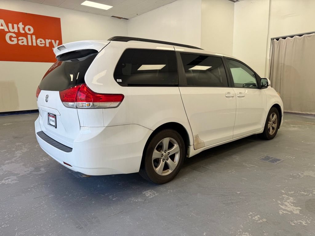 Used 2014 Toyota Sienna LE FWD image 7