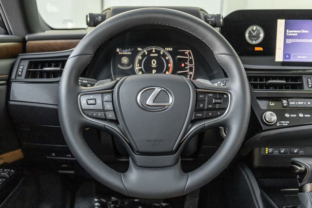 Used 2025 Lexus ES 350 w/ Premium Package image 8