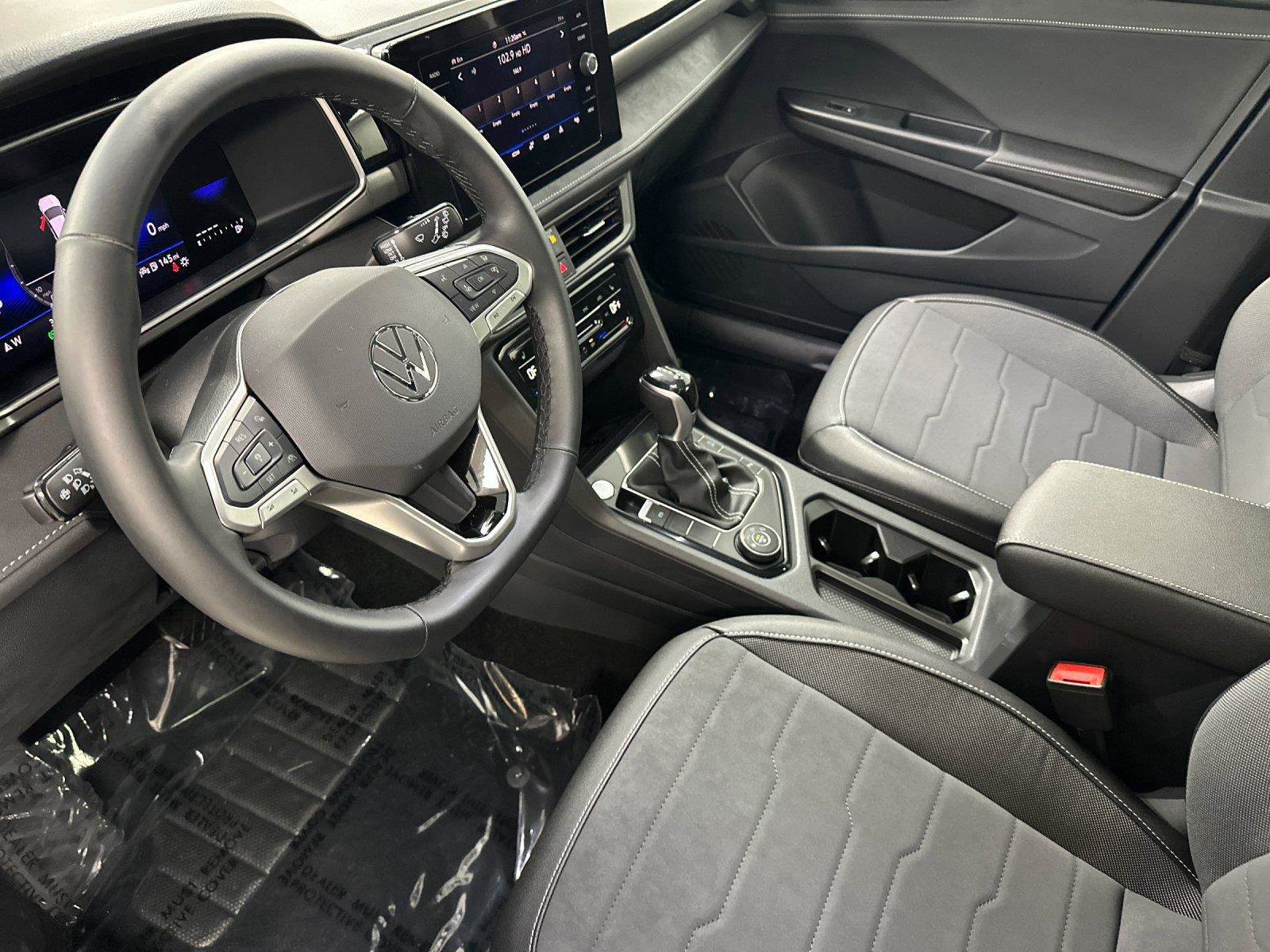 New 2025 Volkswagen Taos SE AWD/4WD image 9