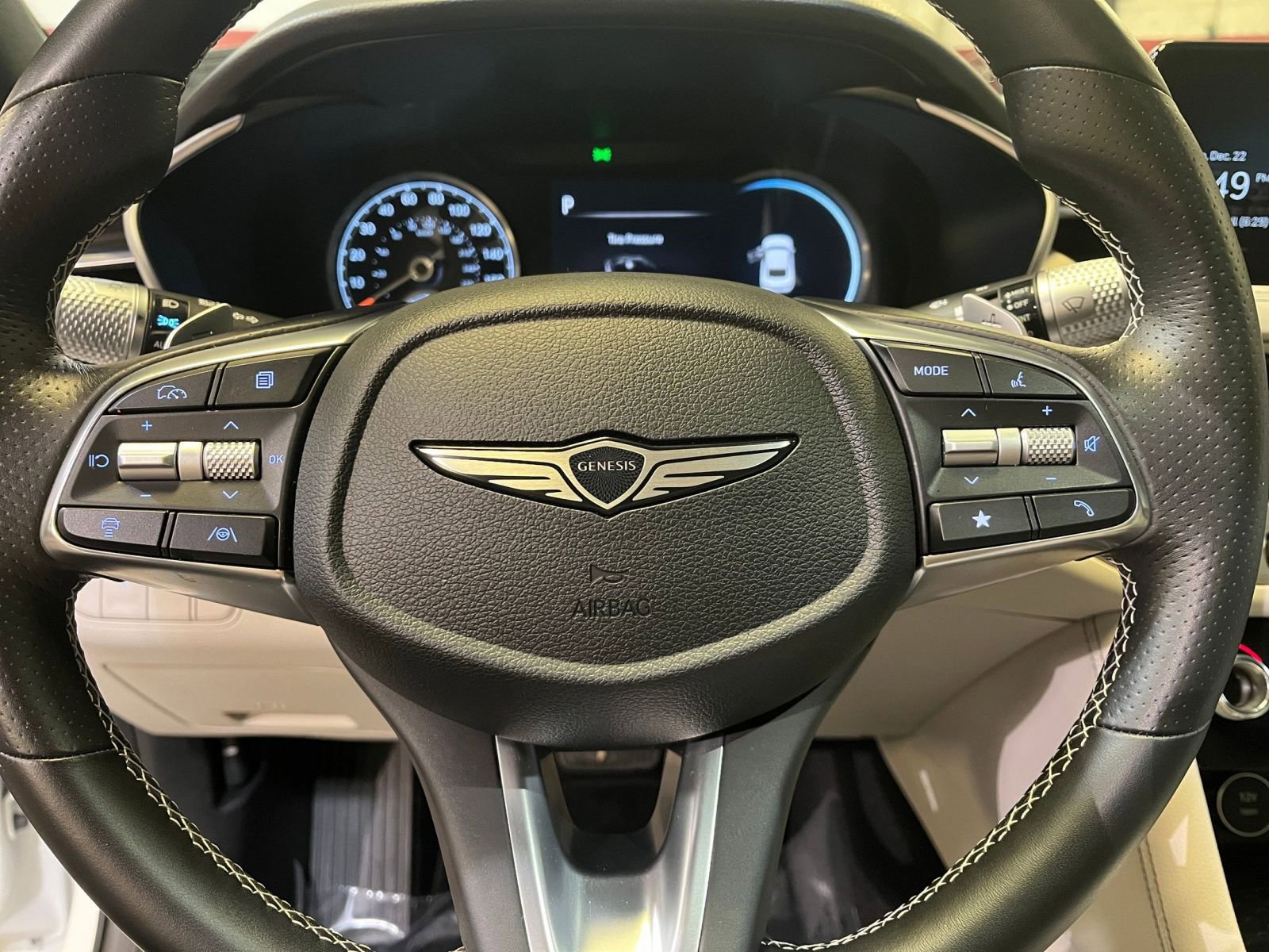 Used 2025 Genesis G70 2.5T image 28