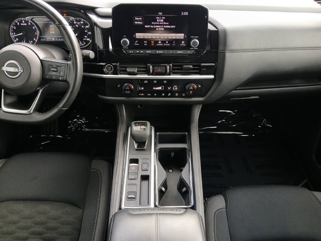 Used 2024 Nissan Pathfinder SV FWD image 3