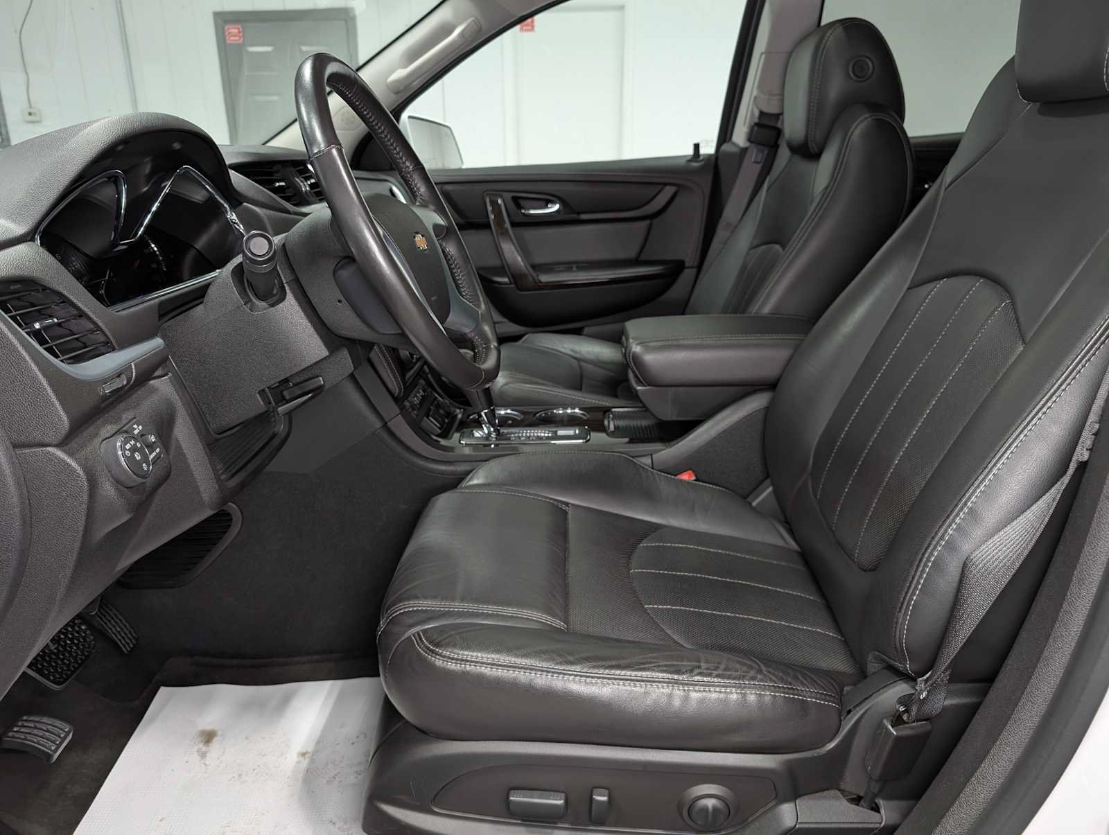 Used 2017 Chevrolet Traverse Premier AWD/4WD image 4