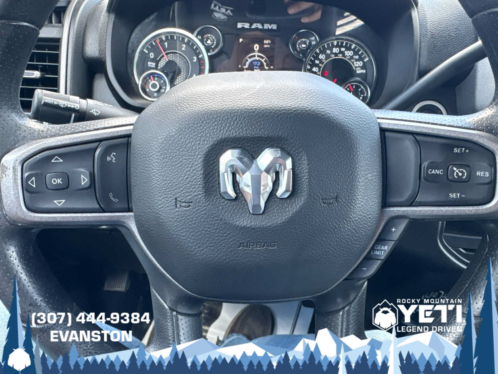 Used 2024 RAM 3500 Tradesman w/ Chrome Appearance Group AWD/4WD image 29