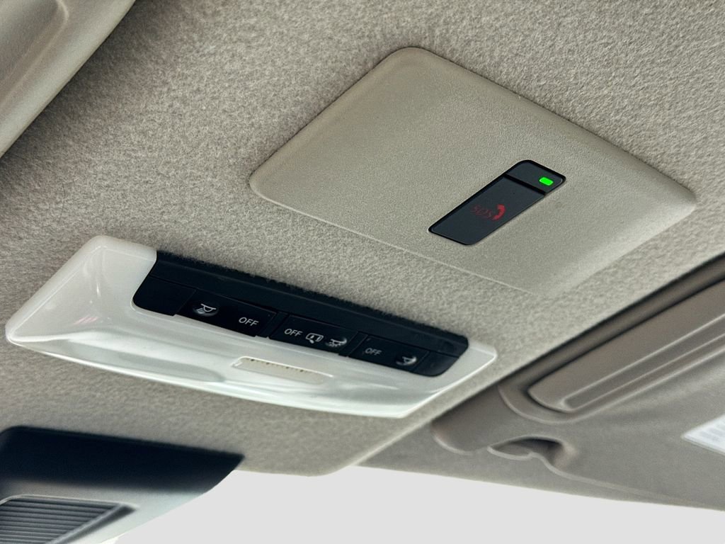 Used 2023 Nissan Kicks SR w/ SR Premium Package image 37