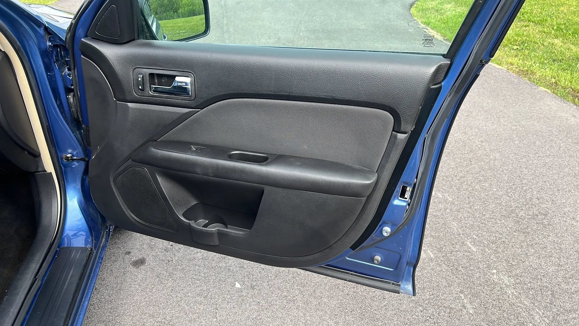 Used 2010 Ford Fusion SE FWD image 17