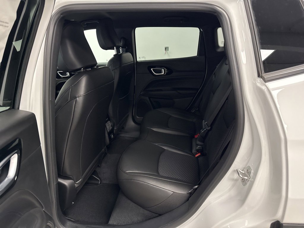 New 2025 Jeep Compass Latitude w/ Altitude Special Edition image 30