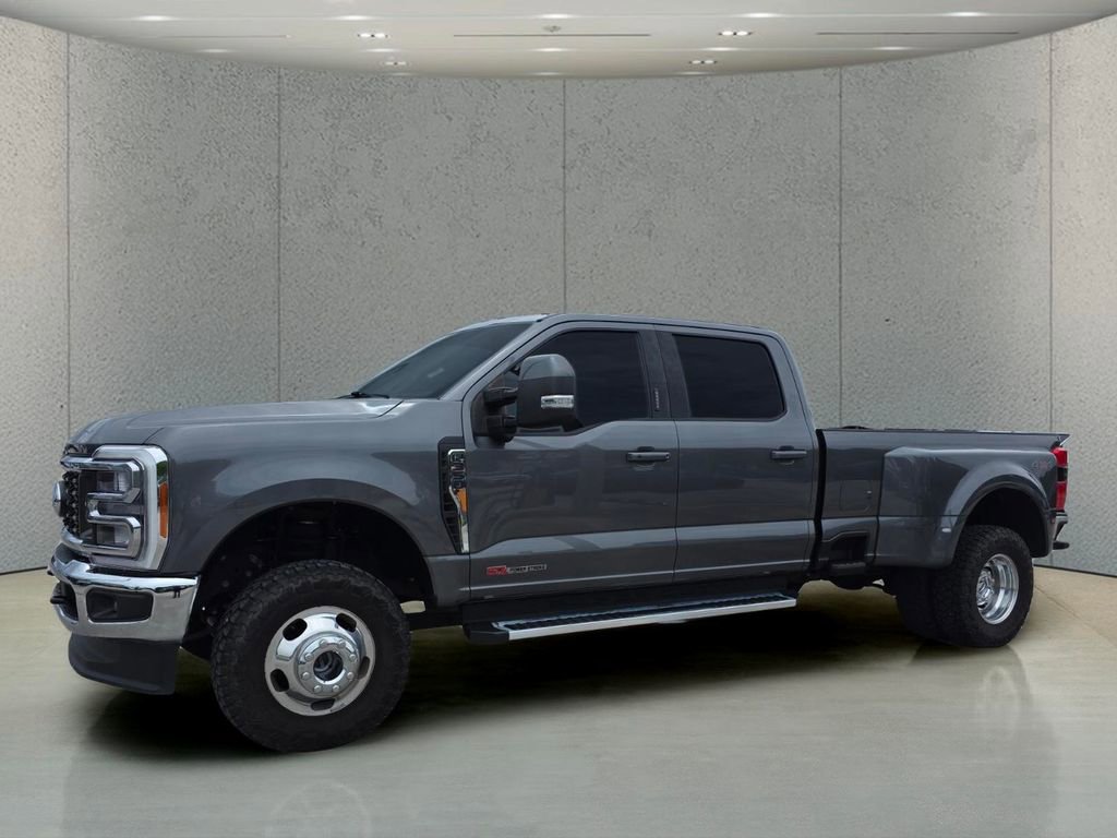 Used 2023 Ford F350 Lariat AWD/4WD image 9