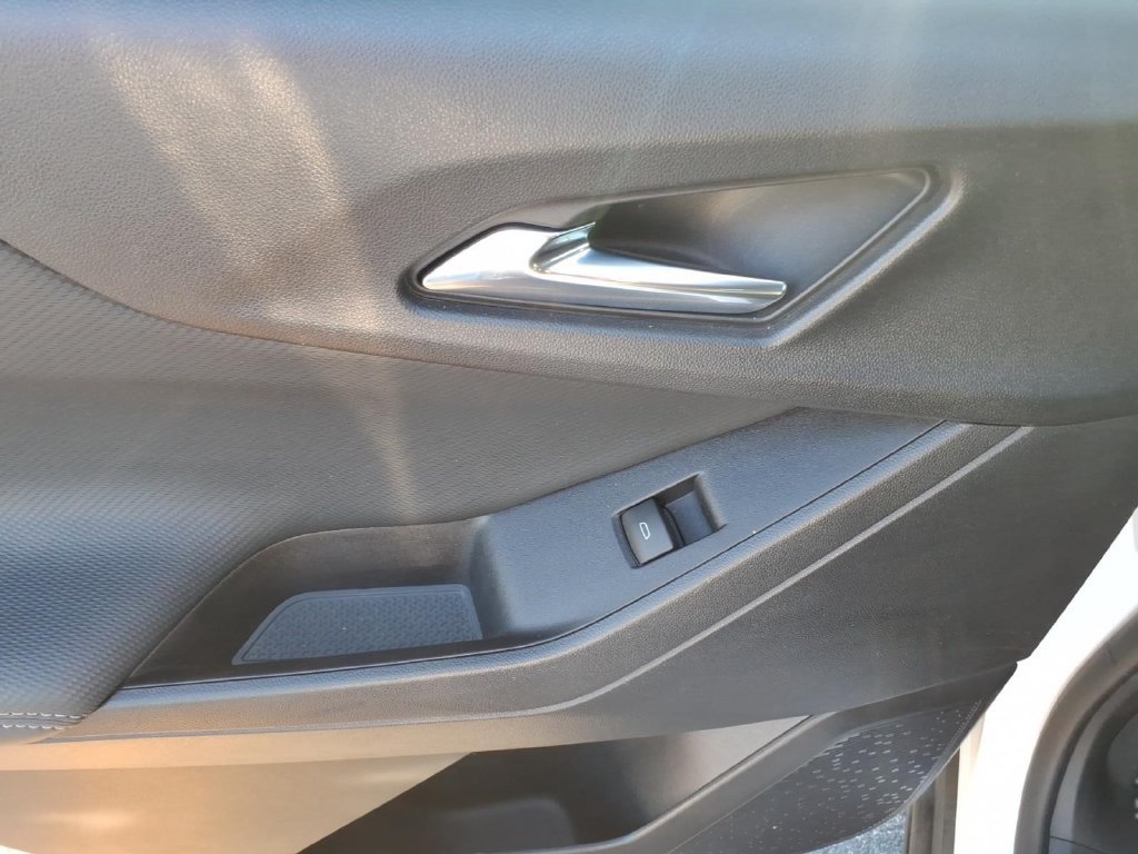 Used 2026 Chevrolet Equinox LT FWD image 19