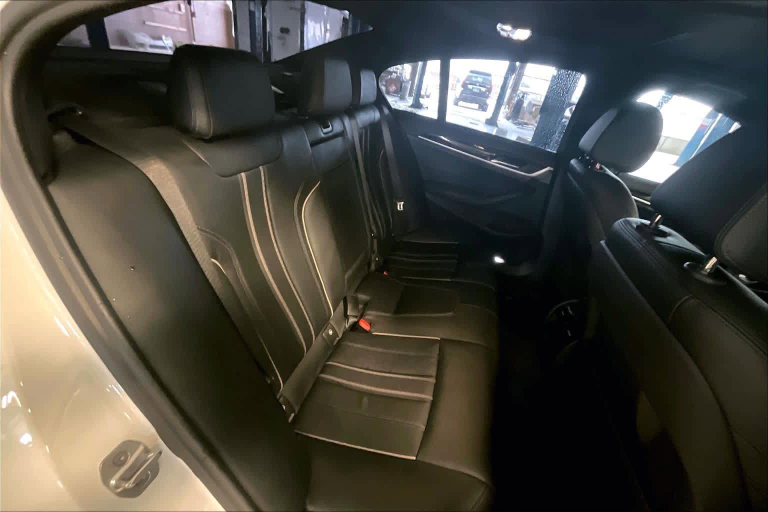 Used 2019 BMW 530i w/ Convenience Package RWD image 17
