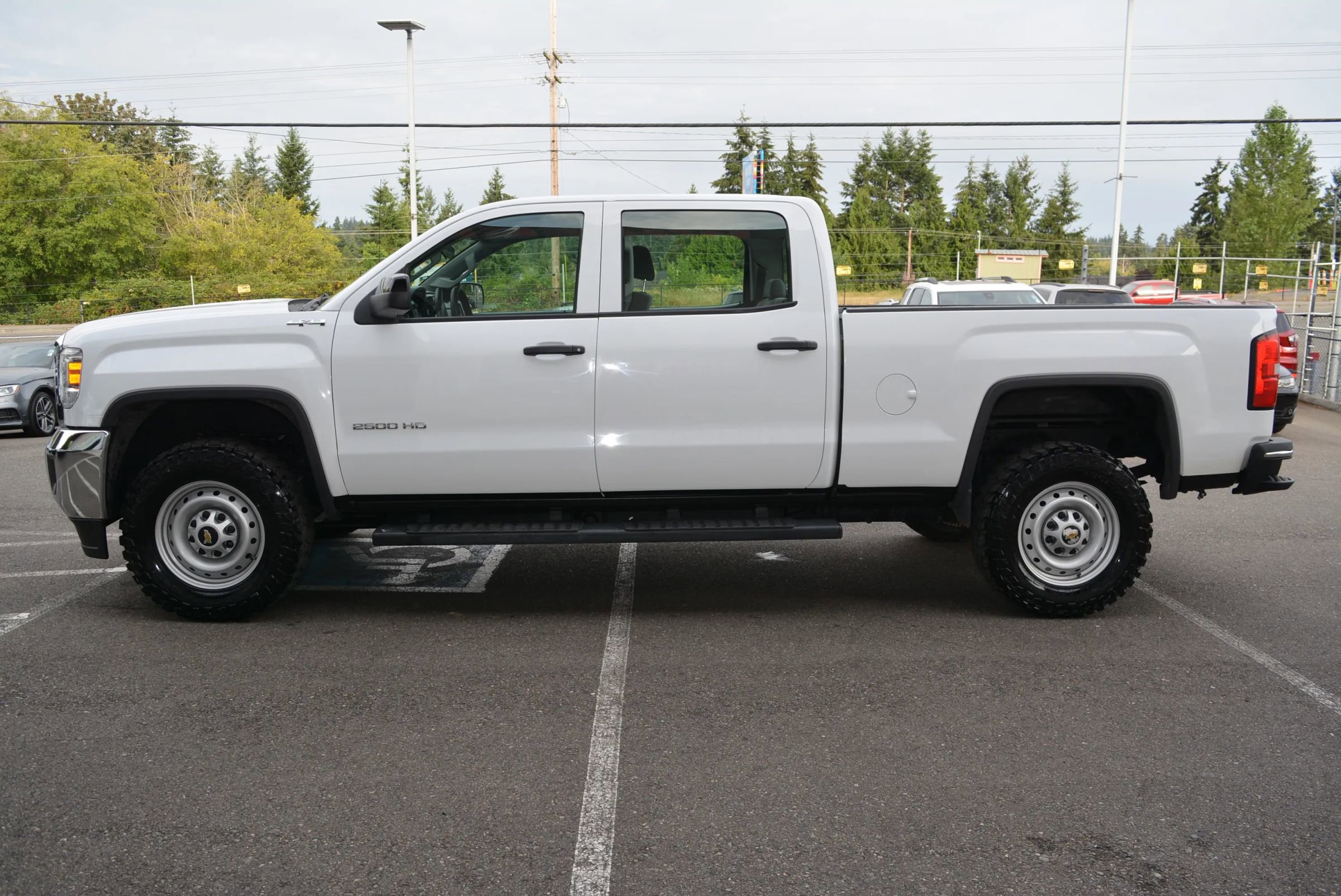 Used 2017 GMC Sierra 2500 4x4 Crew Cab image 4