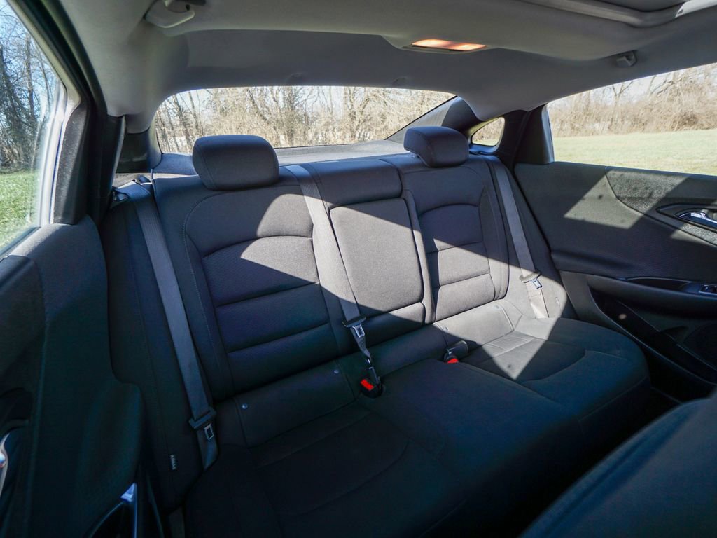 Used 2021 Chevrolet Malibu LT image 29