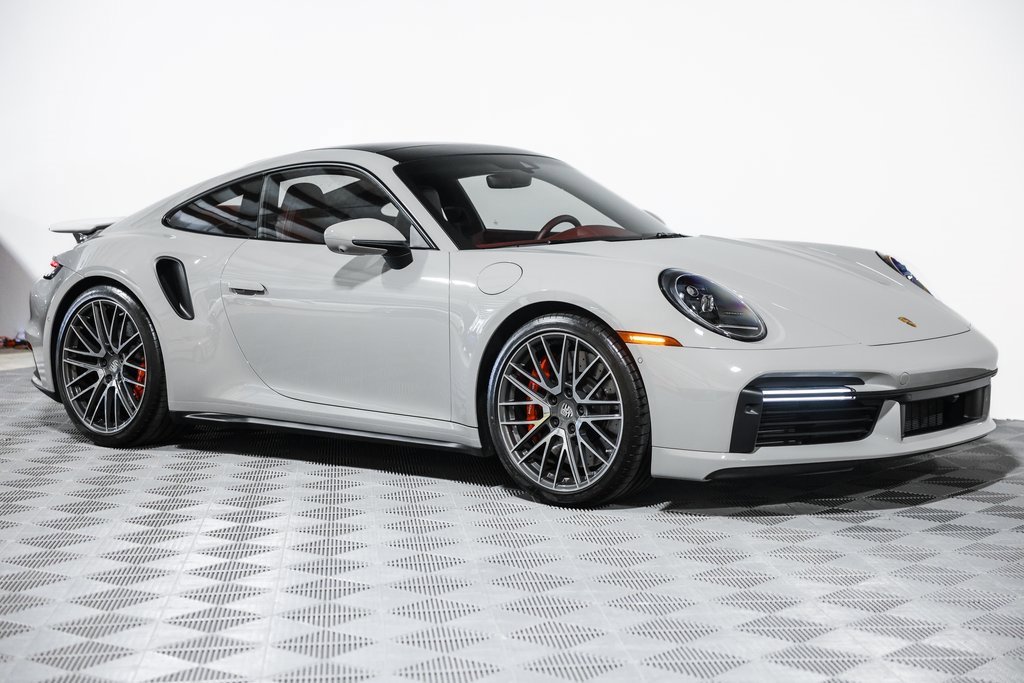 Used 2022 Porsche 911 Turbo image 4