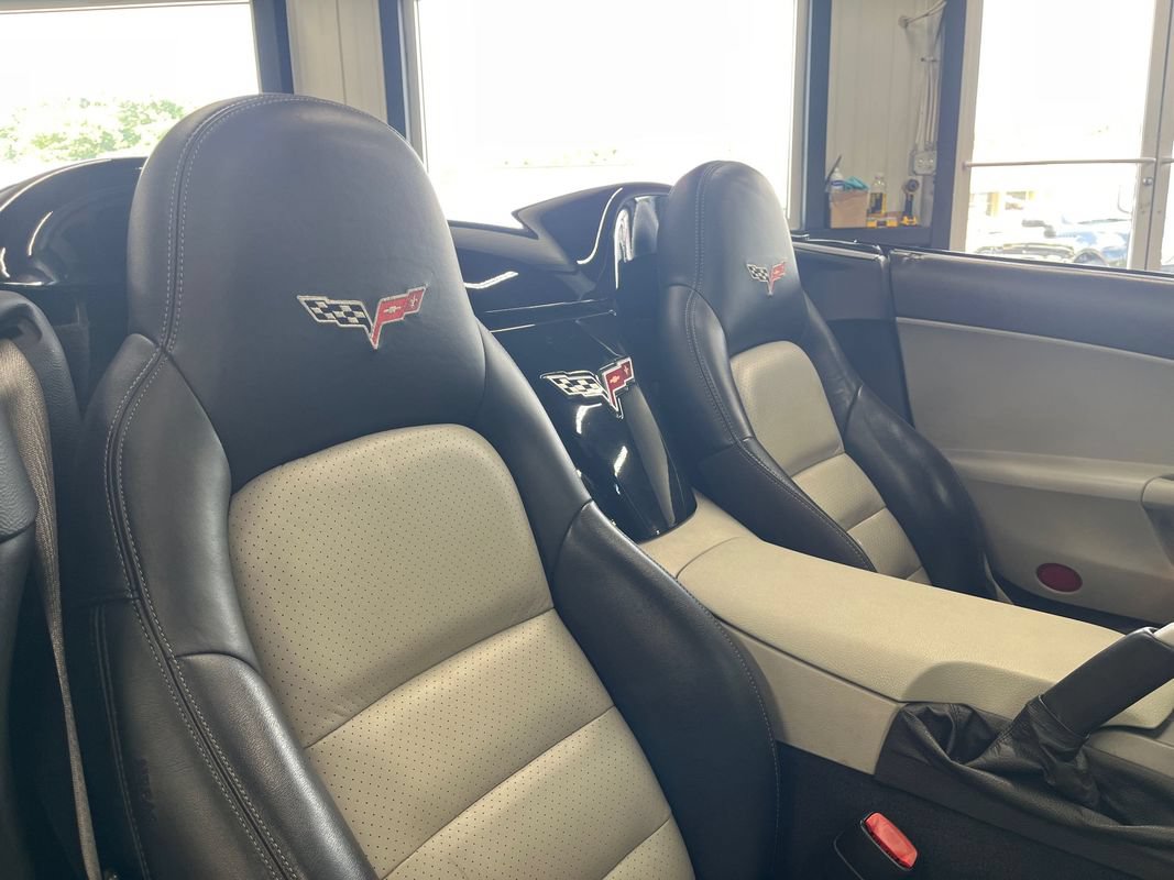 Used 2007 Chevrolet Corvette Coupe w/ Preferred Equipment Group RWD image 50