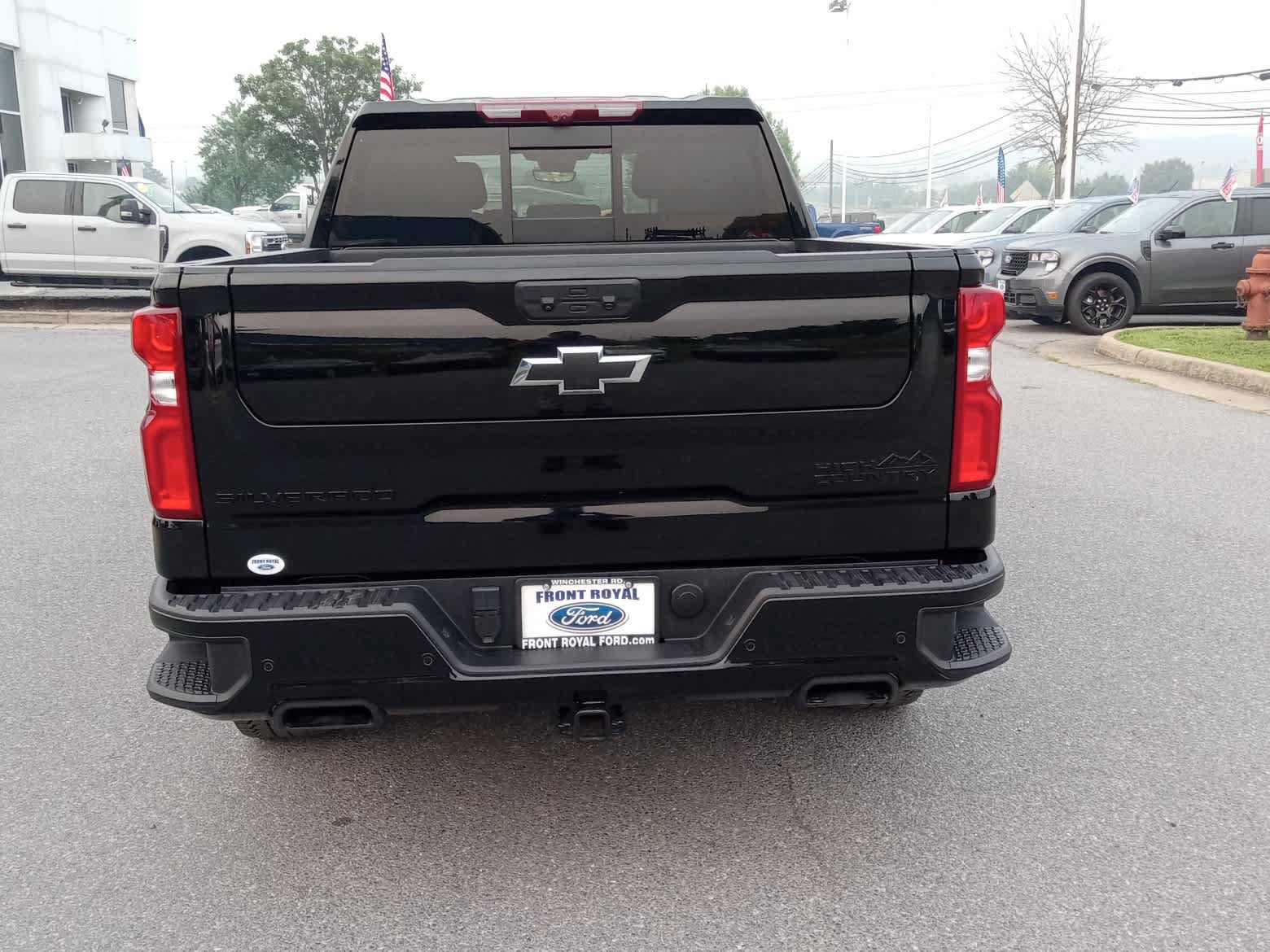 Used 2025 Chevrolet Silverado 1500 High Country w/ Midnight Edition AWD/4WD image 6