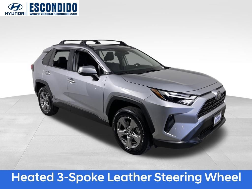 Used 2025 Toyota RAV4 XLE image 7