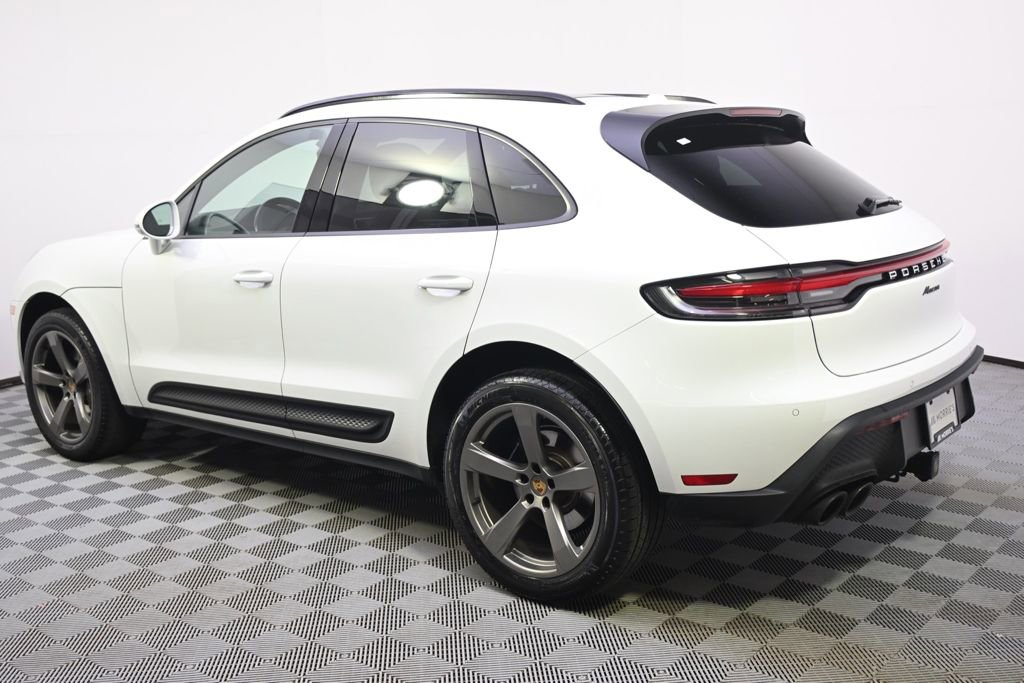 Used 2022 Porsche Macan AWD/4WD image 3