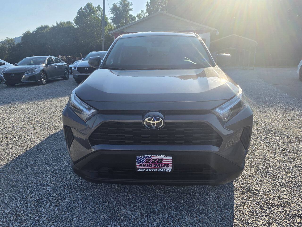 Used 2025 Toyota RAV4 LE AWD/4WD image 2