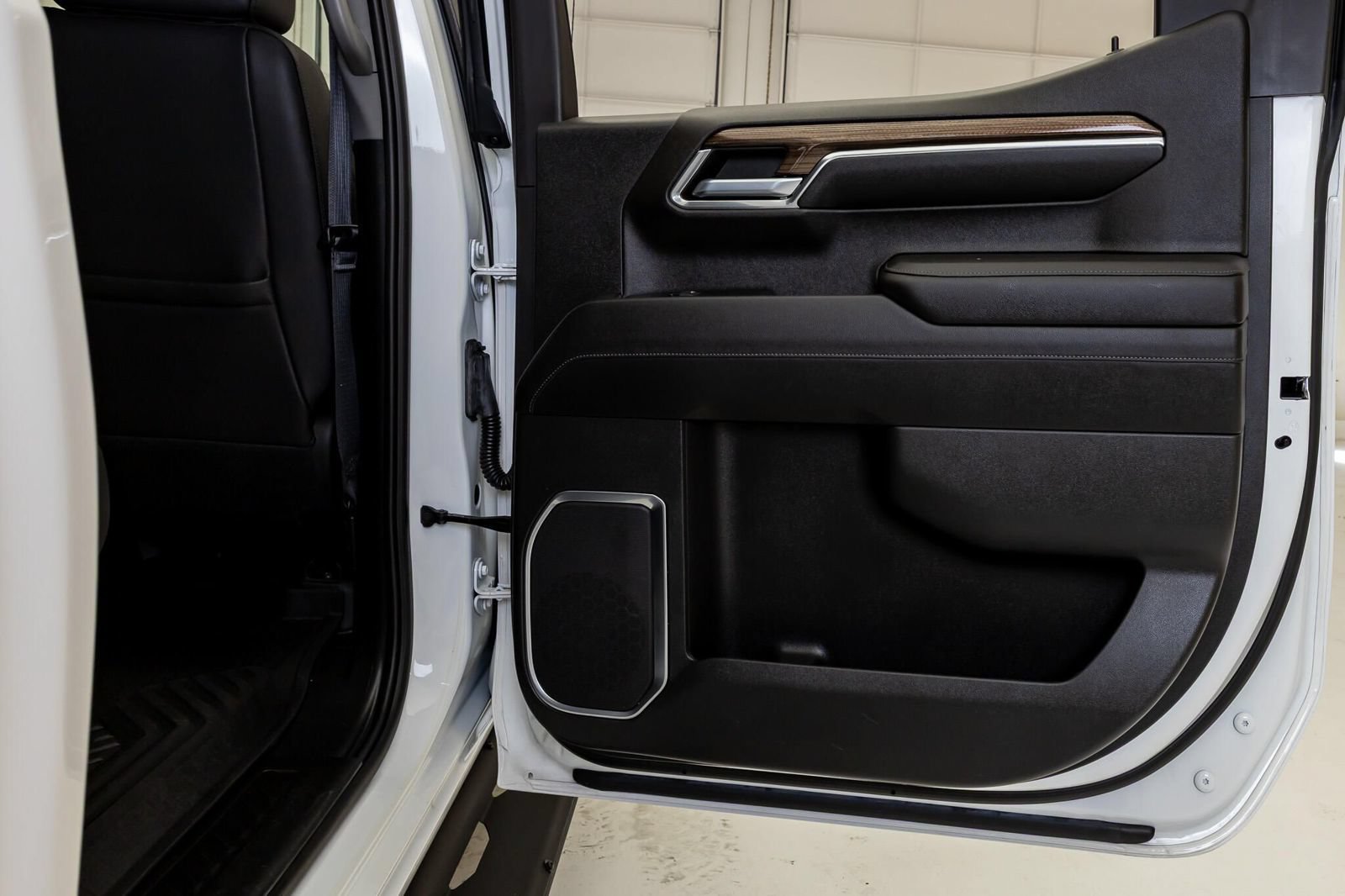 Used 2022 Chevrolet Silverado 1500 LT Trail Boss w/ LT Trail Boss Premium Package AWD/4WD image 39