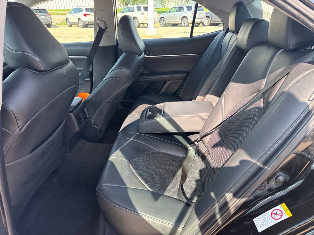 Used 2019 Toyota Camry XSE FWD image 9