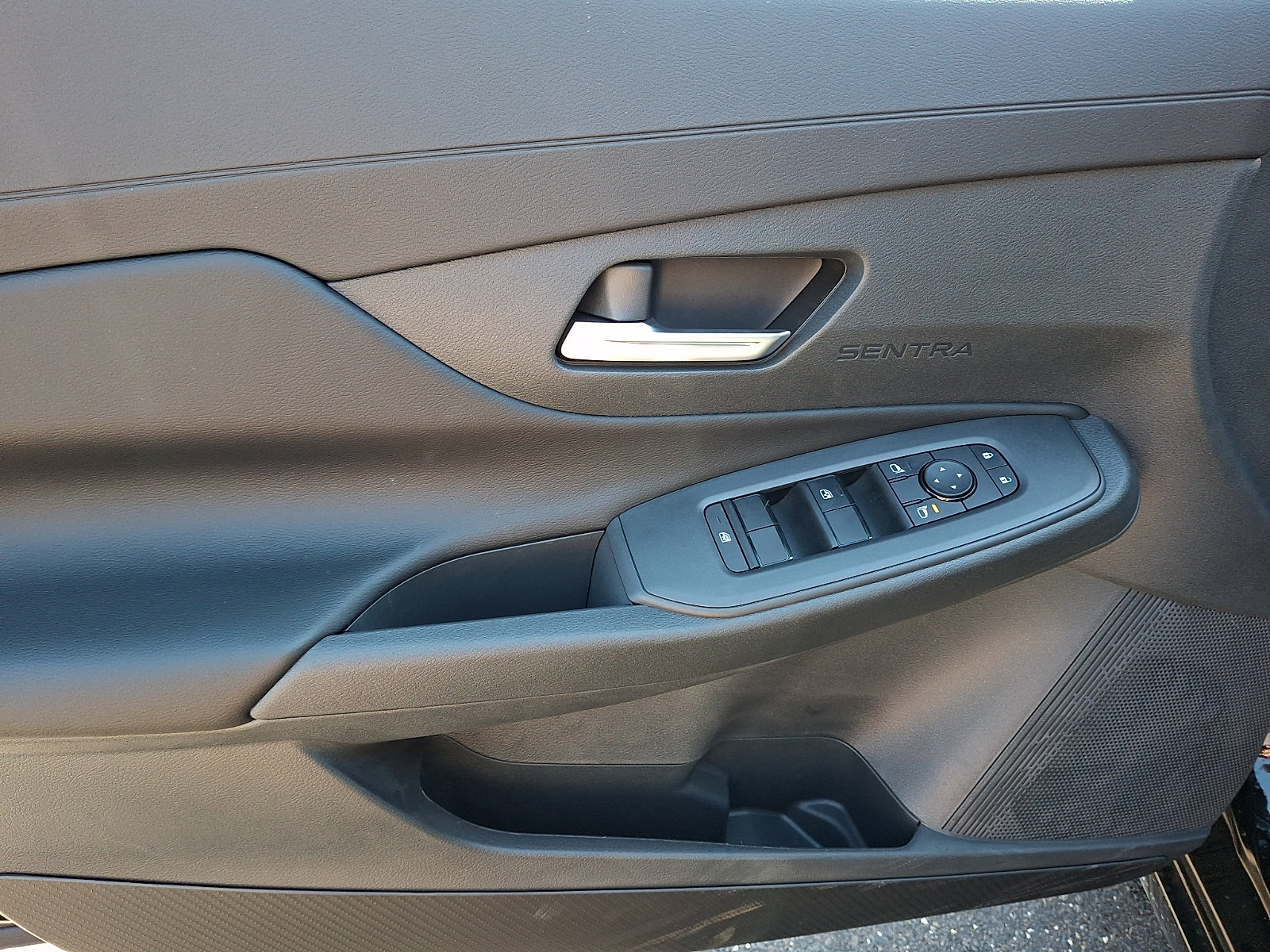 New 2027 Nissan Sentra SV w/ SV Convenience Package FWD image 8