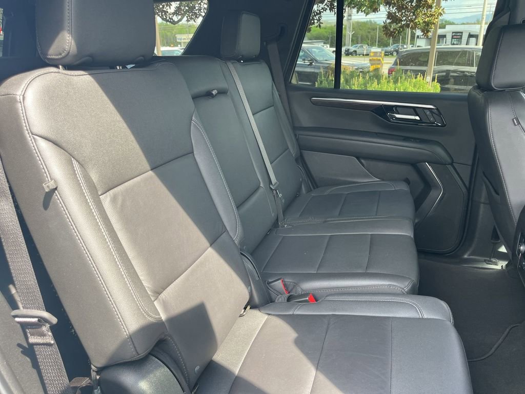 Used 2025 Chevrolet Tahoe Z71 AWD/4WD image 28