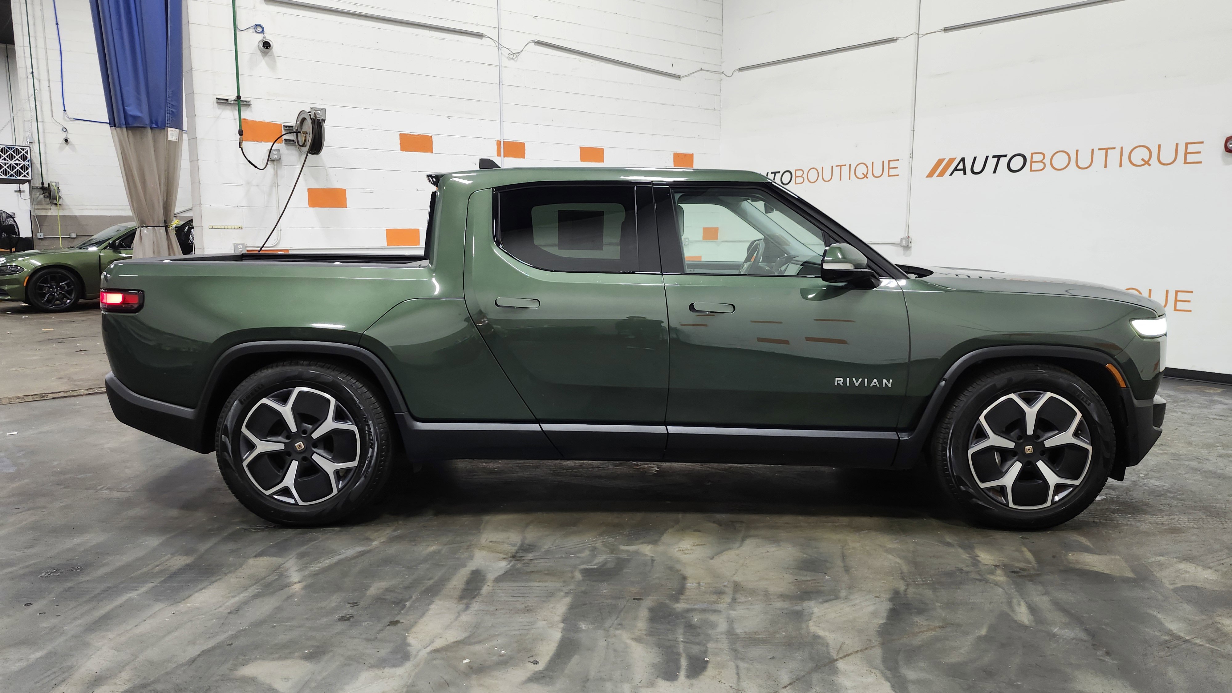 Used 2023 Rivian R1T Adventure image 19
