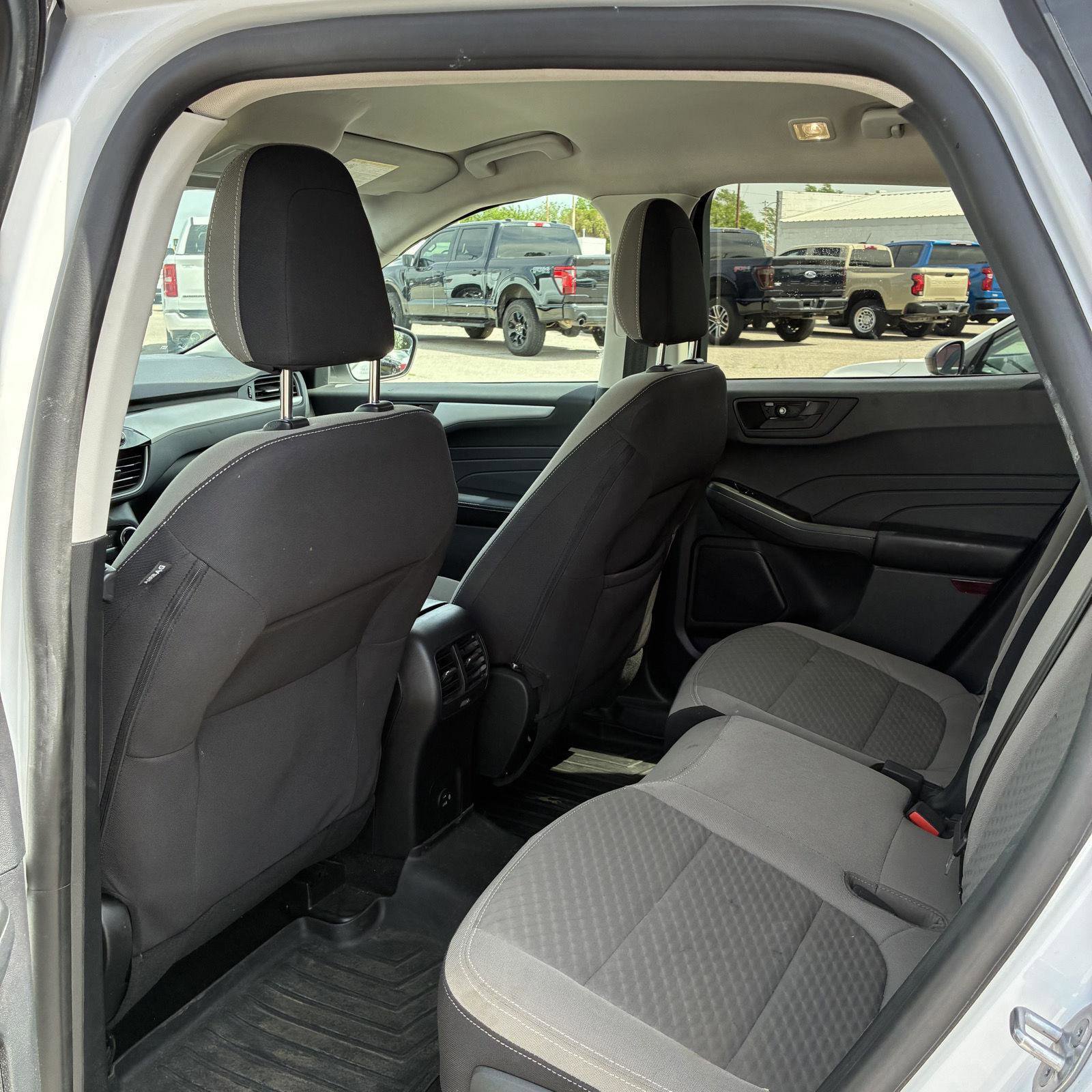 Used 2022 Ford Escape SE image 14