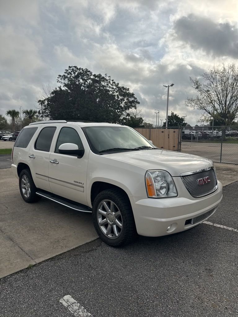 Used 2013 GMC Yukon Denali image 3