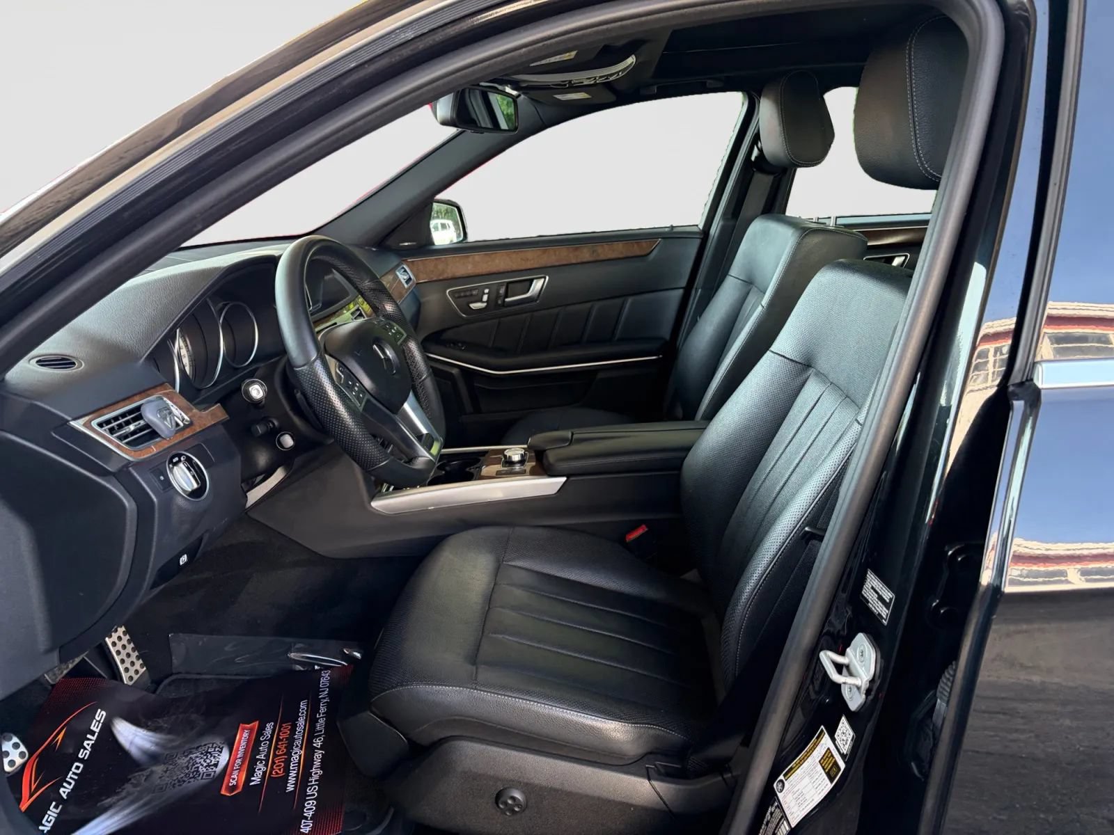 Used 2014 Mercedes-Benz E 550 4MATIC Sedan image 12