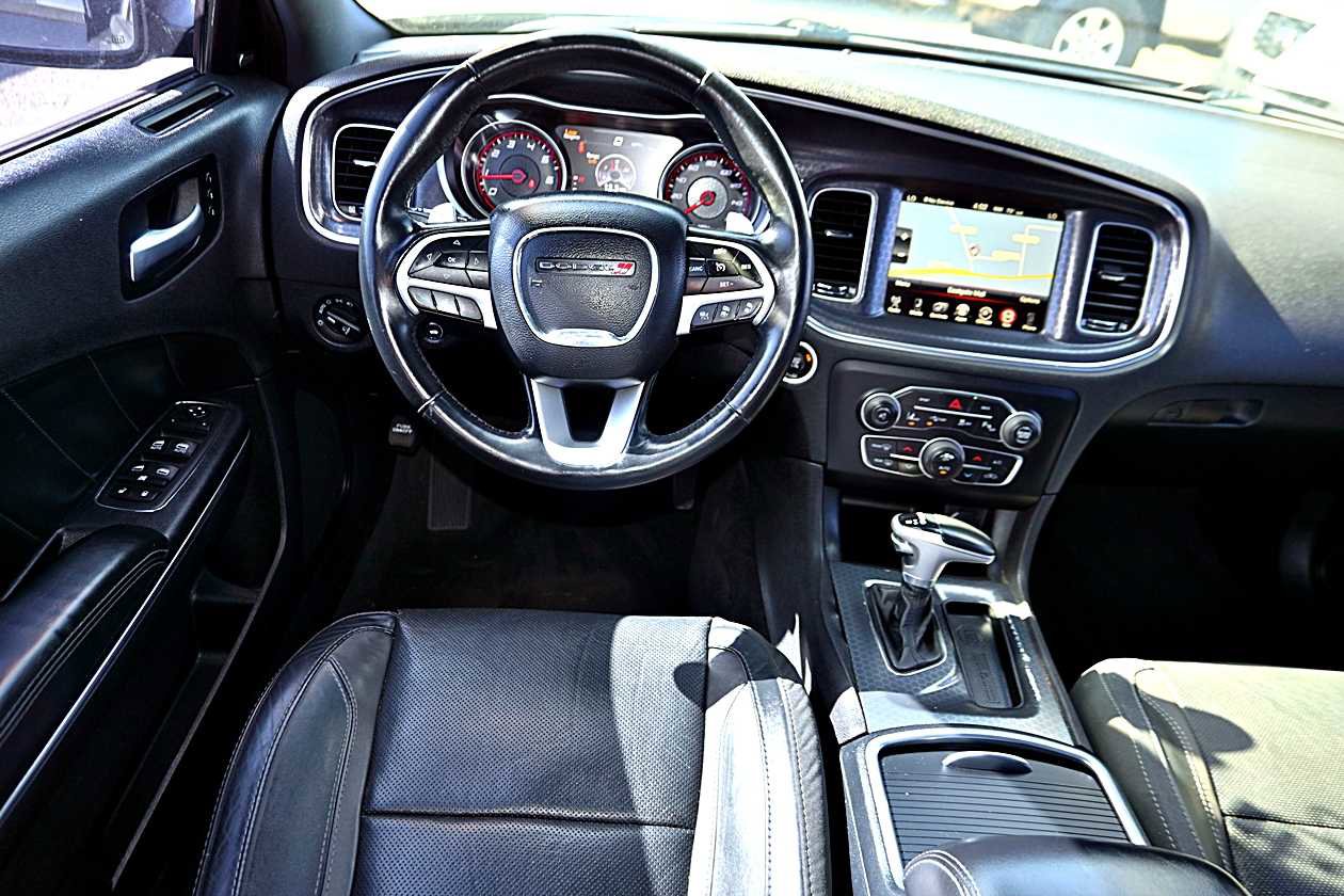 Used 2015 Dodge Charger R/T w/ Plus Group RWD image 11