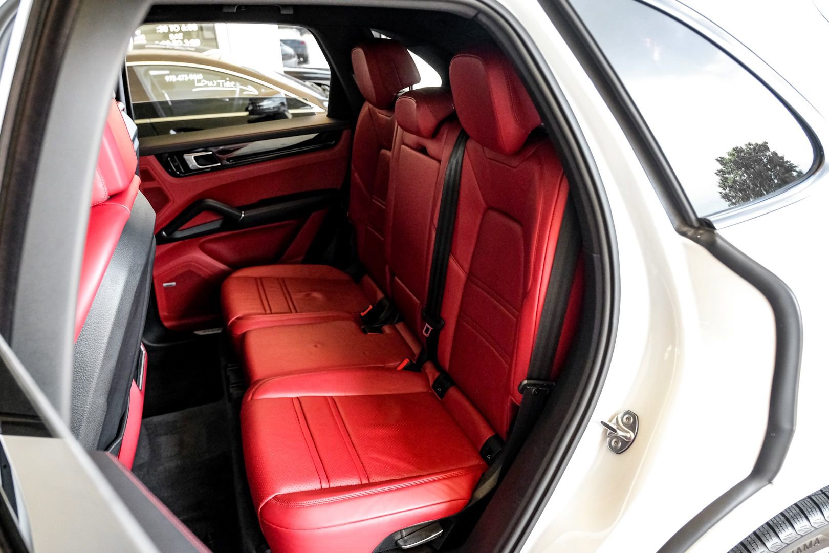 Used 2020 Porsche Cayenne AWD/4WD image 39